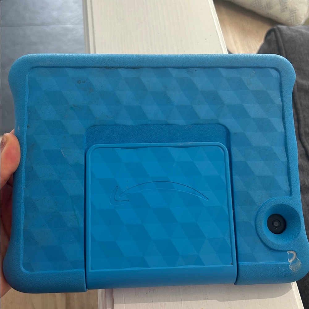 Amazon Fire HD 8 Kids tablet, 8" HD display PINK OR BLUE - Picture 5 of 7